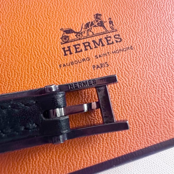 Hermes Leather Bracelet API with Box - Picture 4 of 10